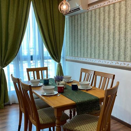 8Pax Cozy Home Stay Jazz Suites 1 Vivacity Kuching Sarawak 3Br Kültér fotó