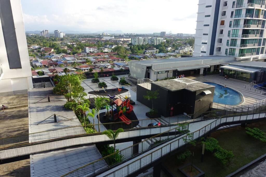 8Pax Cozy Home Stay Jazz Suites 1 Vivacity Kuching Sarawak 3Br Kültér fotó