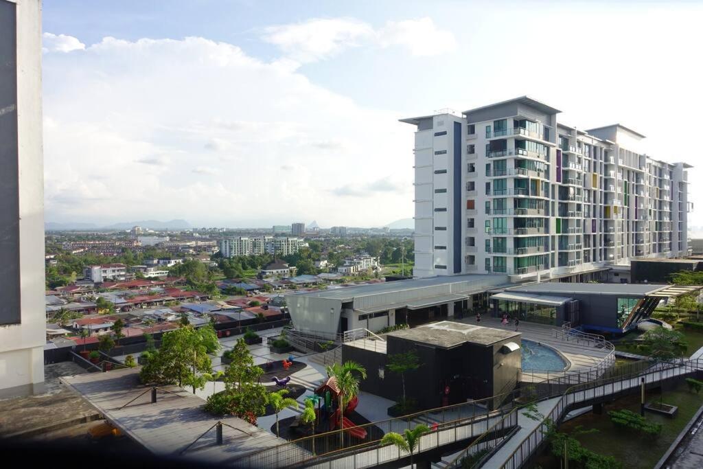 8Pax Cozy Home Stay Jazz Suites 1 Vivacity Kuching Sarawak 3Br Kültér fotó